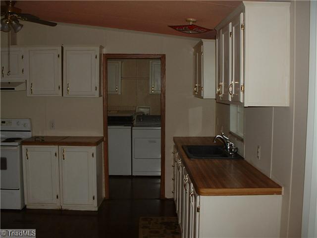 3216 Giles Road Lexington, NC 27295 - Photo 6 of 11 Kitchen.