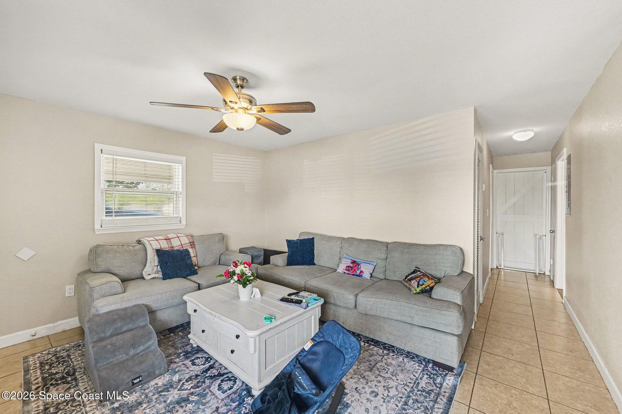 2648 Coventry Road Melbourne, FL 32935 - Photo 5 of 25 005_file_7385