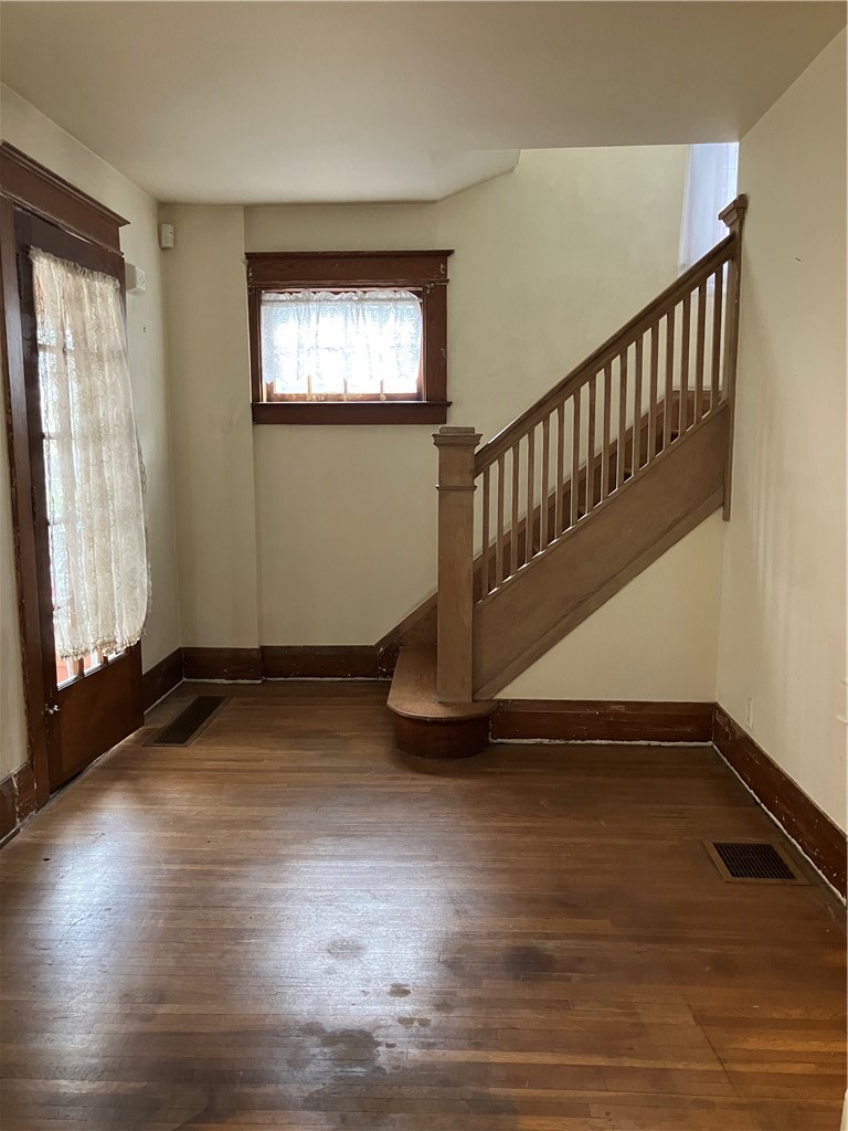19 Velox Street Rochester, NY 14615 - Photo 3 of 16 Foyer