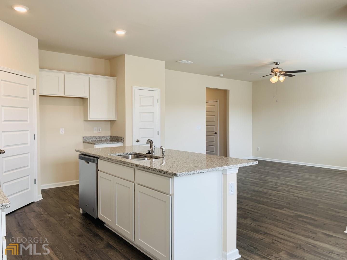 49 Lauritsen Way Newnan, GA 30265 - Photo 12 of 32