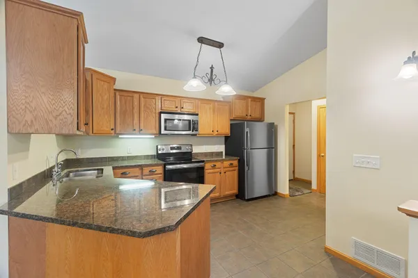 $2,095 | 7626 Fox Creek Court, Rockford, MN 55373