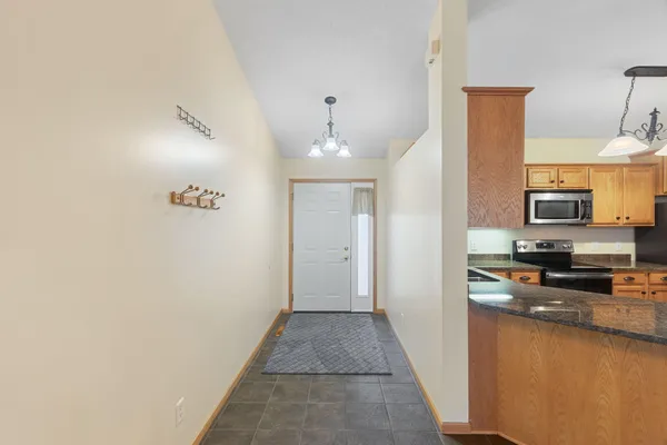 $2,095 | 7626 Fox Creek Court, Rockford, MN 55373