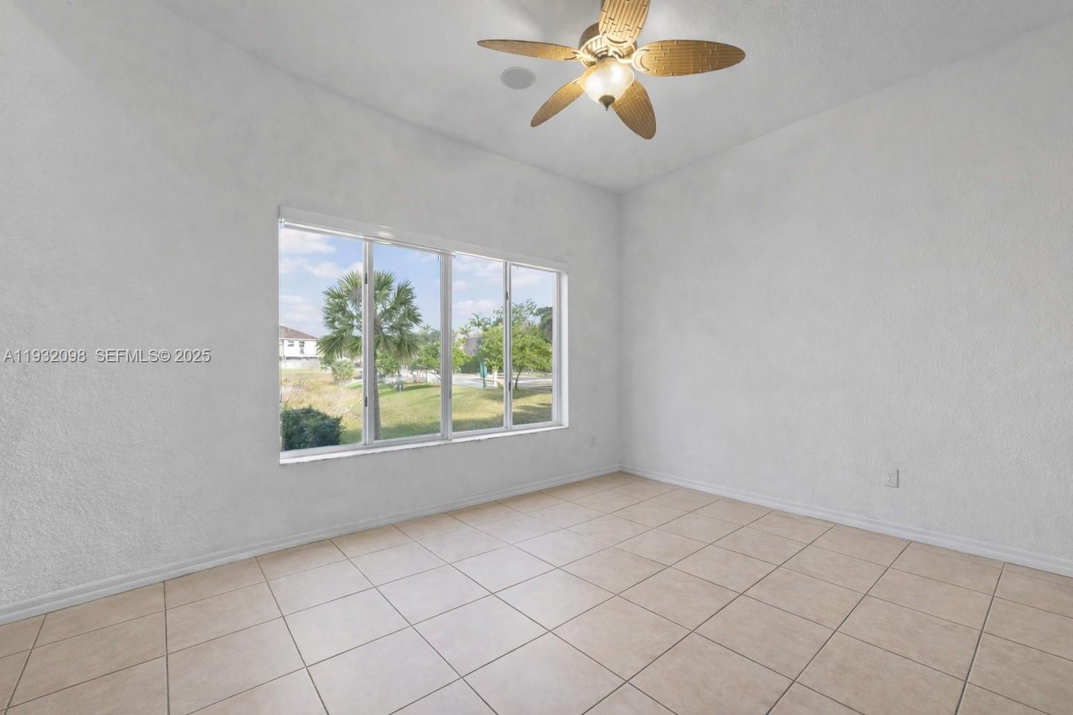 2467 Southeast 19th Street Homestead, FL 33035 - Photo 13 of 44