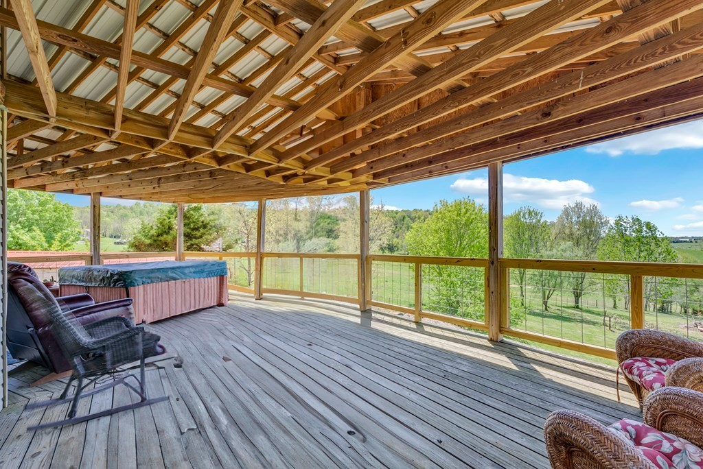 355 Dillon Gribble Road Sparta, TN 38583 - Photo 39 of 45 a sitting area with furniture on wooden deck