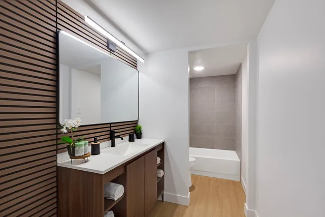 $255,000 | 6818 Joliet Road, Unit 9, Indian Head Park, IL 60525