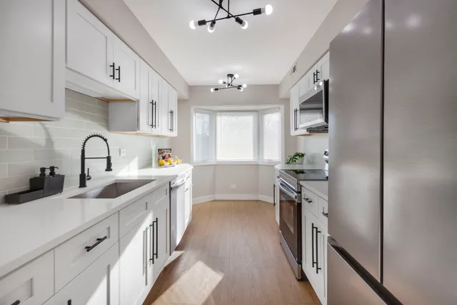 $255,000 | 6818 Joliet Road, Unit 9, Indian Head Park, IL 60525