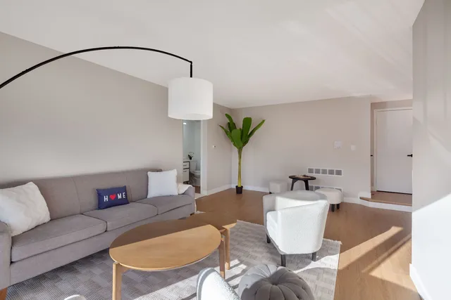 $255,000 | 6818 Joliet Road, Unit 9, Indian Head Park, IL 60525