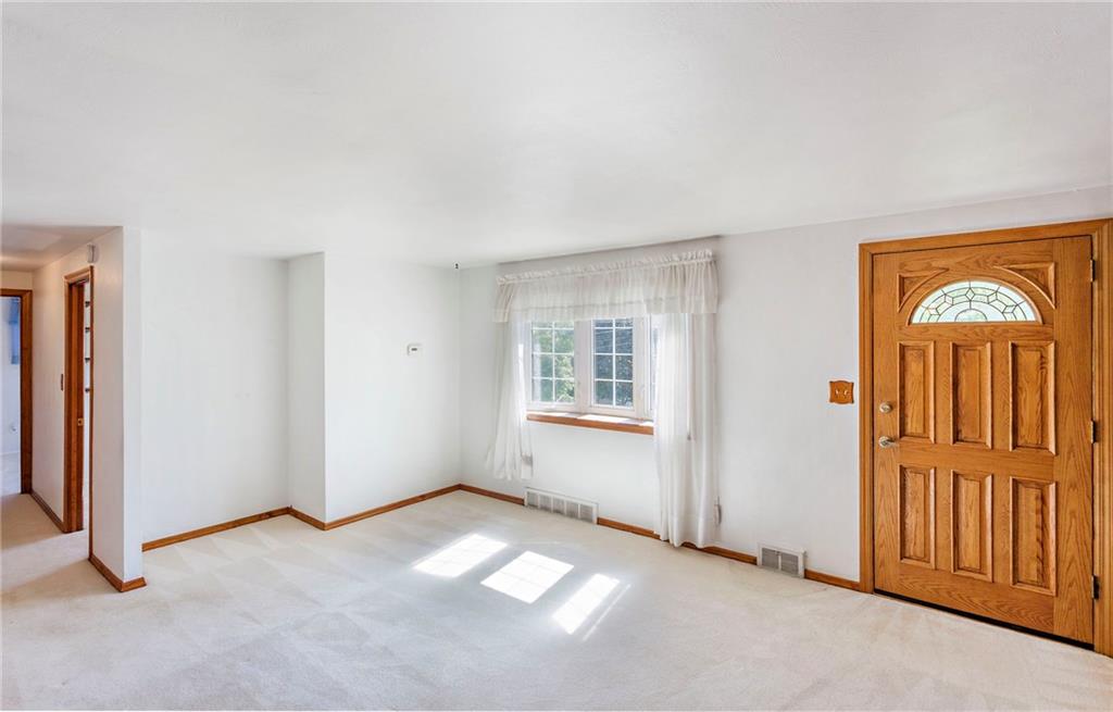 10 Riviera Road Pittsburgh, PA 15239 - Photo 7 of 22 Gallery Image 7