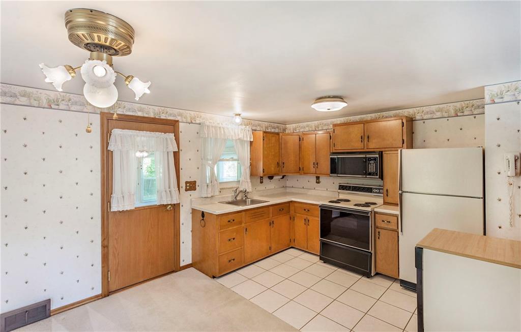10 Riviera Road Pittsburgh, PA 15239 - Photo 9 of 22 Gallery Image 9