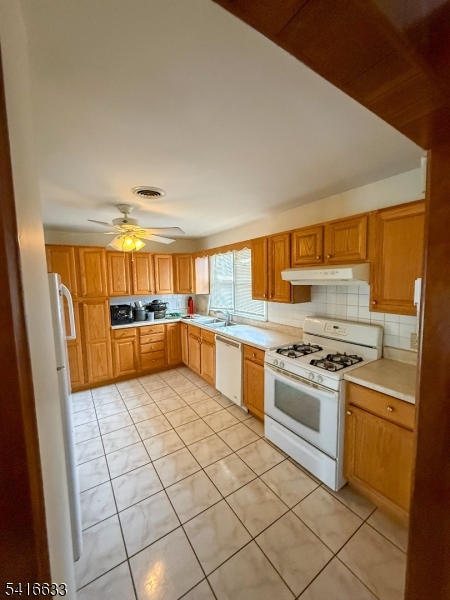 4032 Quakerbridge Road Lawrence Township, NJ 08648 - Photo 3 of 9