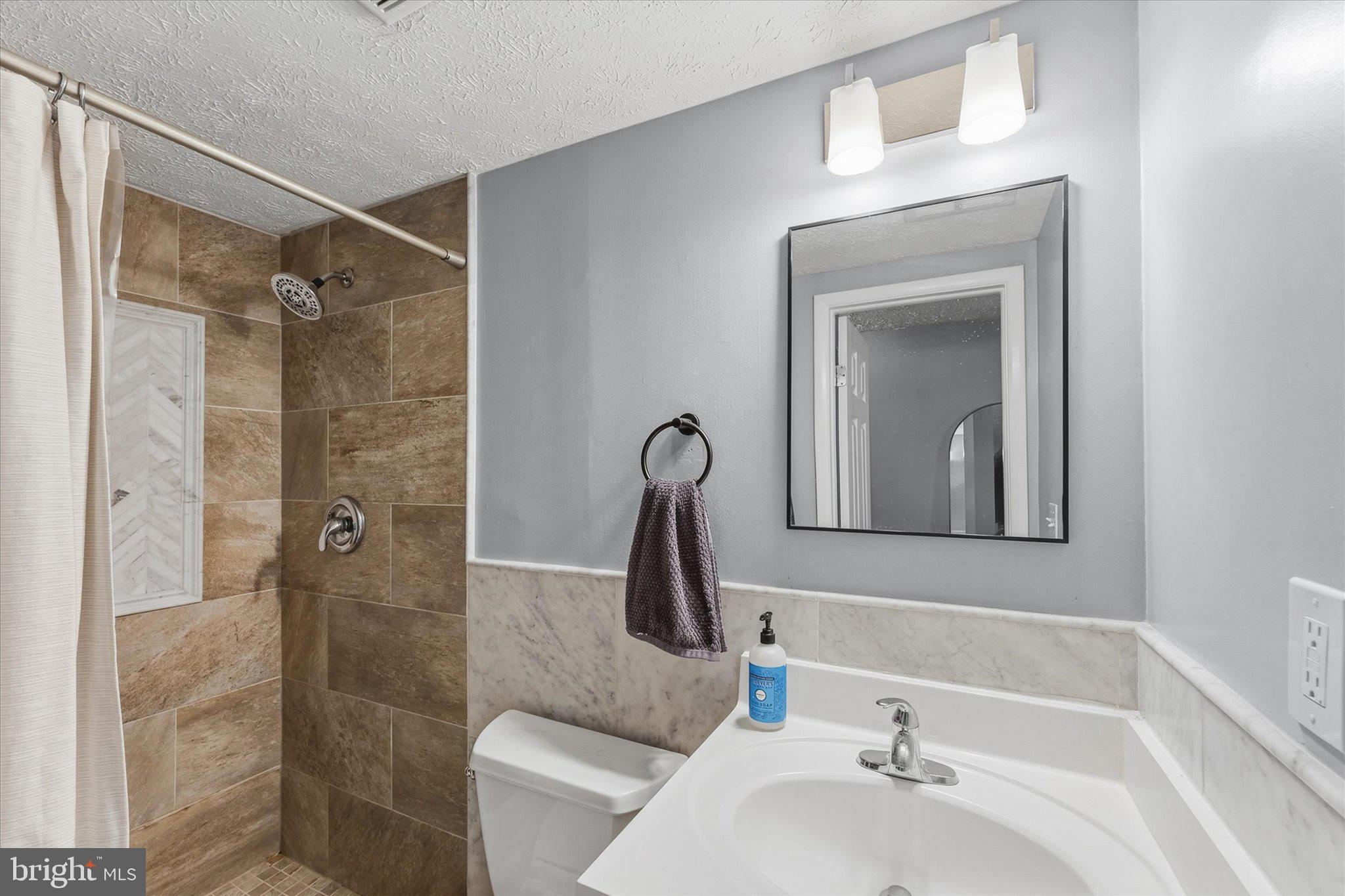 8794 Newington Commons Road Lorton, VA 22079 - Photo 18 of 29 Gallery Image 18