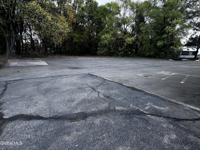 $15 | 1865 Central Avenue, Albany, NY 12205