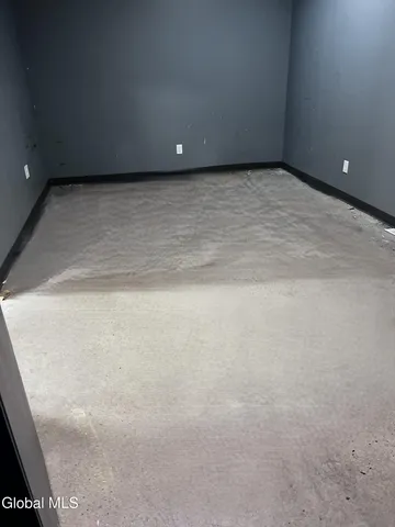 $15 | 1865 Central Avenue, Albany, NY 12205