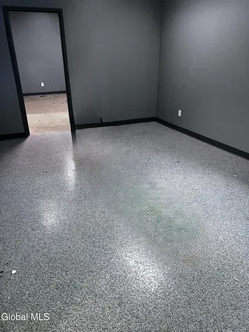 $15 | 1865 Central Avenue, Albany, NY 12205