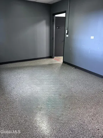 $15 | 1865 Central Avenue, Albany, NY 12205