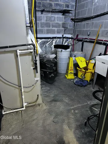 $15 | 1865 Central Avenue, Albany, NY 12205