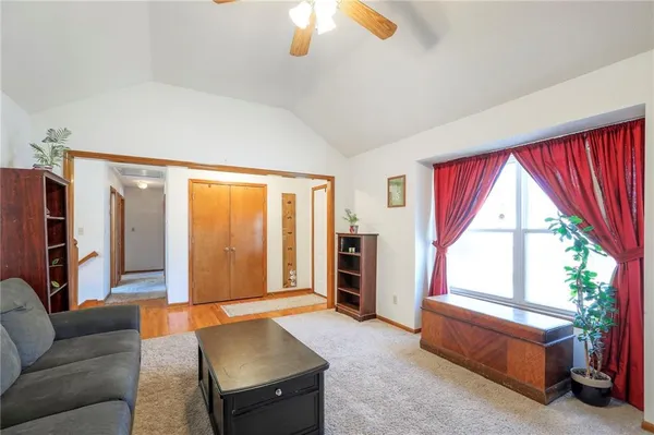 $325,000 | 1229 Northeast Applewood Street, Lee's Summit, MO 64086