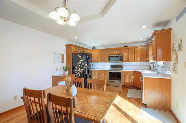$325,000 | 1229 Northeast Applewood Street, Lee's Summit, MO 64086
