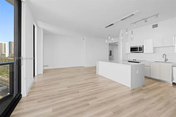 $5,260 | 101 Diplomat Parkway, Unit 1201, Hallandale Beach, FL 33009