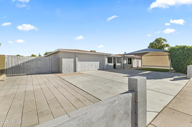 a house view with a outdoor space