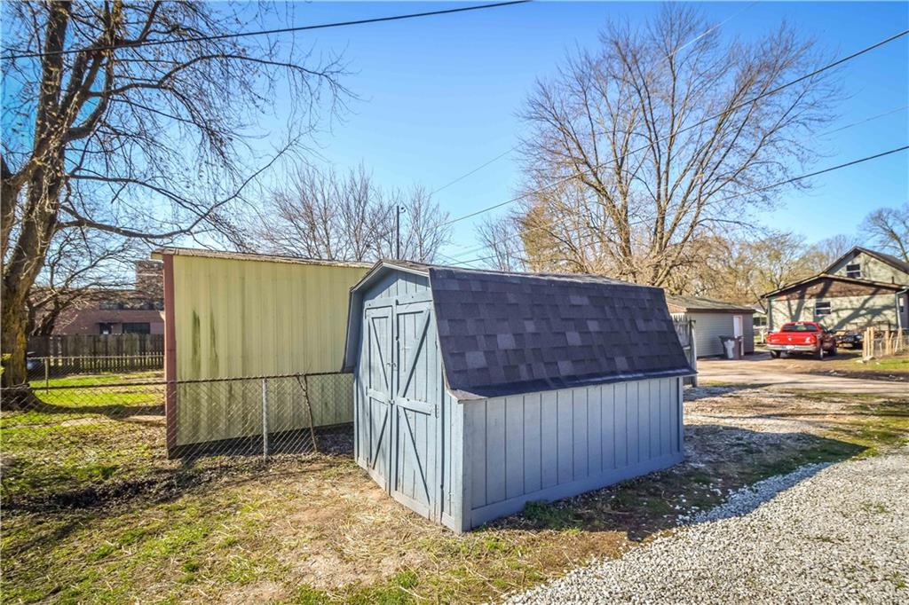 722 North Rochester Avenue Indianapolis, IN 46222 - Photo 6 of 33 Gallery Image 6