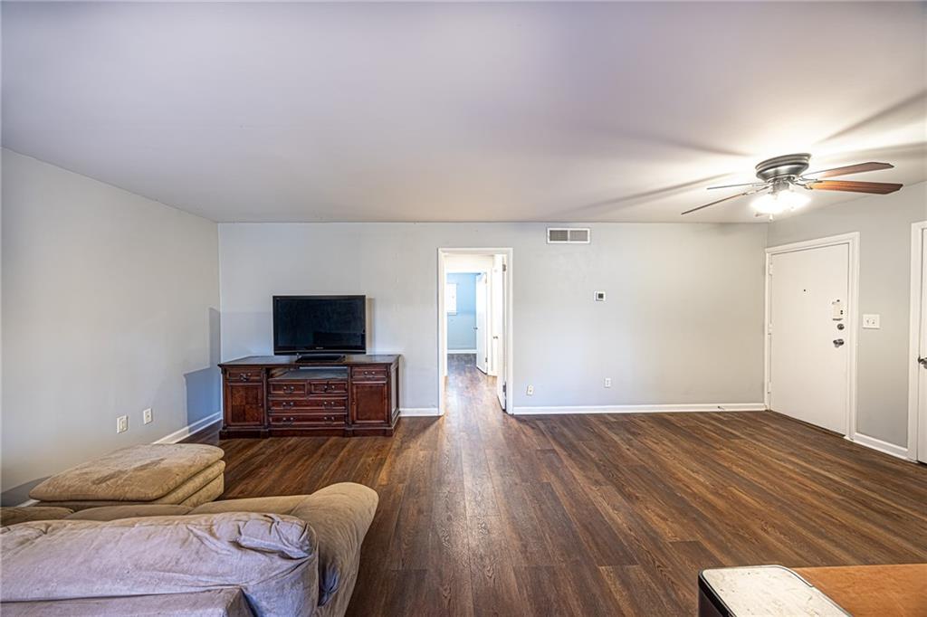 1111 Clairemont Avenue, Unit J2 Decatur, GA 30030 - Photo 5 of 22