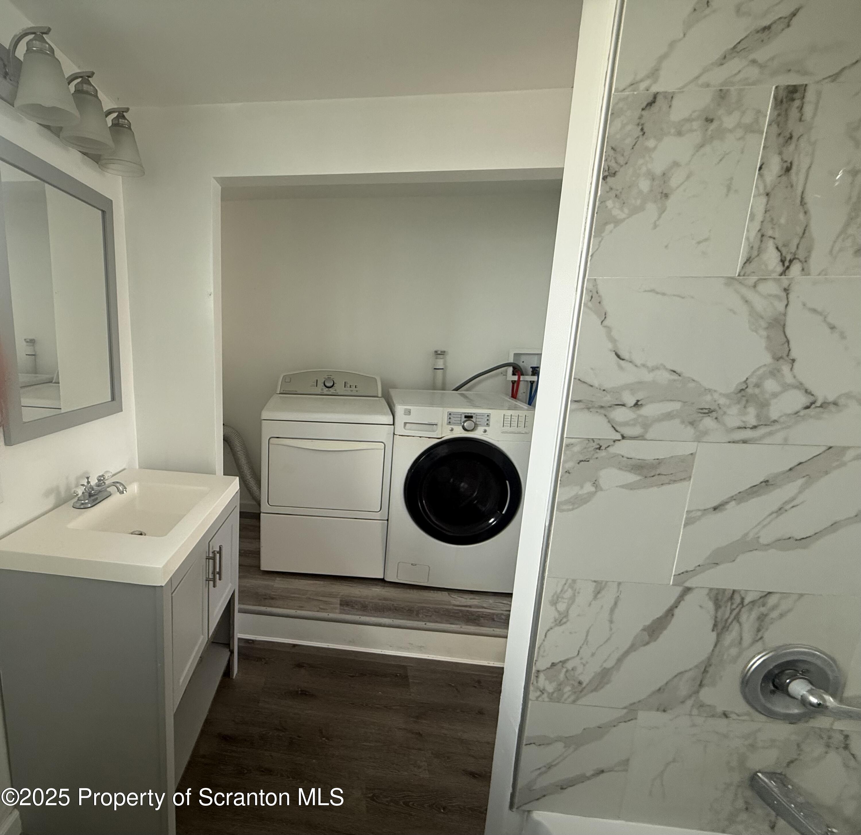 154 South Sumner Avenue Scranton, PA 18504 - Photo 13 of 15 a utility room with dryer and washer