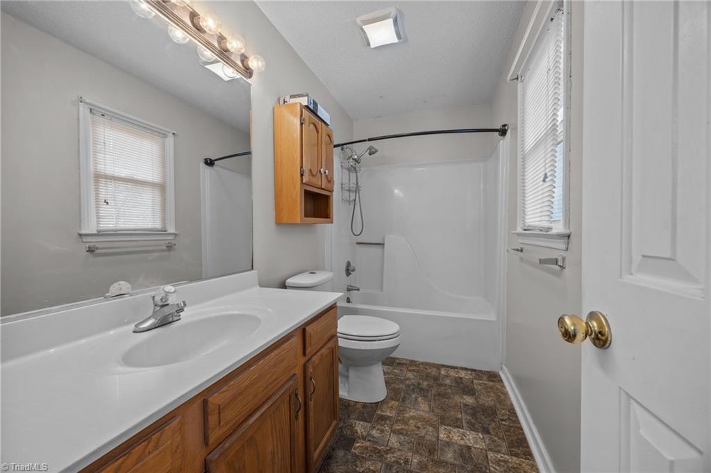 7410 Friendship Ledford Road Winston-Salem, NC 27107 - Photo 12 of 41