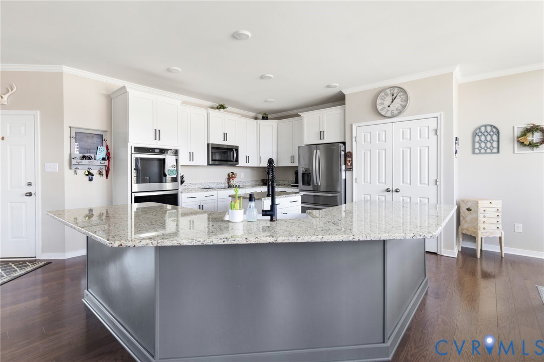 11406 Avening Road Midlothian, VA 23112 - Photo 13 of 36