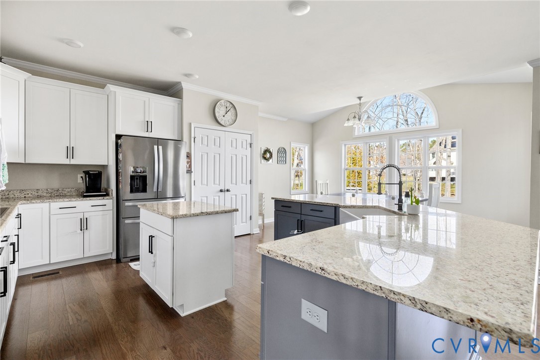 11406 Avening Road Midlothian, VA 23112 - Photo 14 of 36