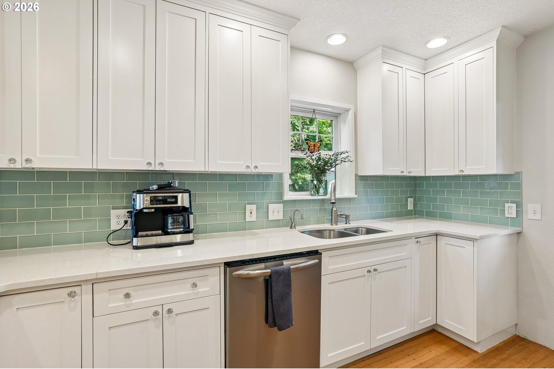 2747 Northwest Raleigh Street, Unit 2 Portland, OR 97210 - Photo 10 of 40 Gallery Image 10