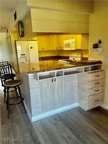 $213,900 | 5765 Trailwinds Drive, Unit 115, Fort Myers, FL 33907