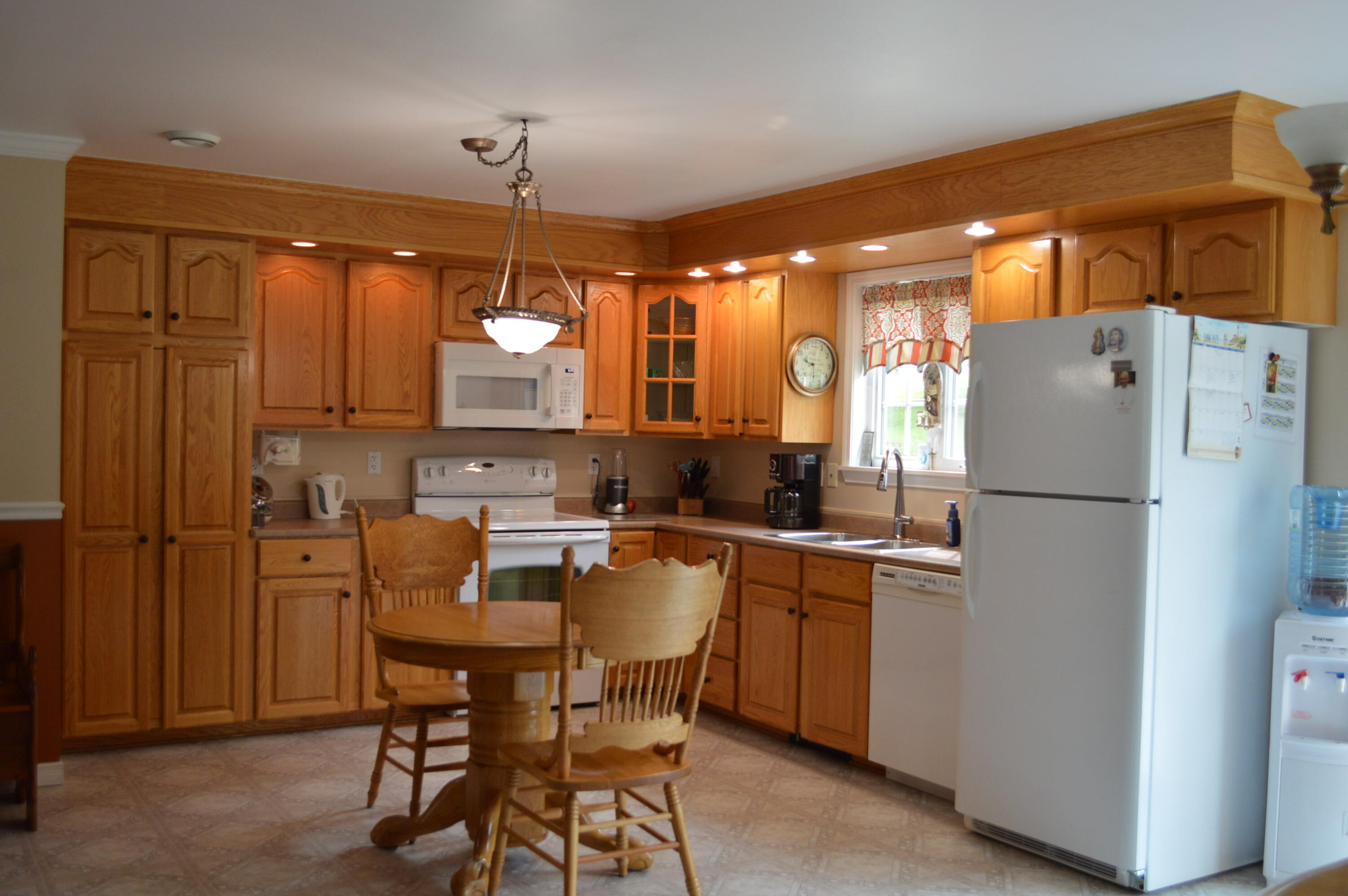 25 Pine Street Fort Kent, ME 04743 - Photo 16 of 32 Kitchen
