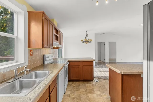 $500,000 | 18325 40th Place Northeast, Snohomish, WA 98290