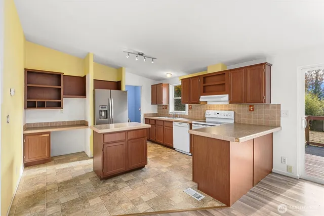 $500,000 | 18325 40th Place Northeast, Snohomish, WA 98290