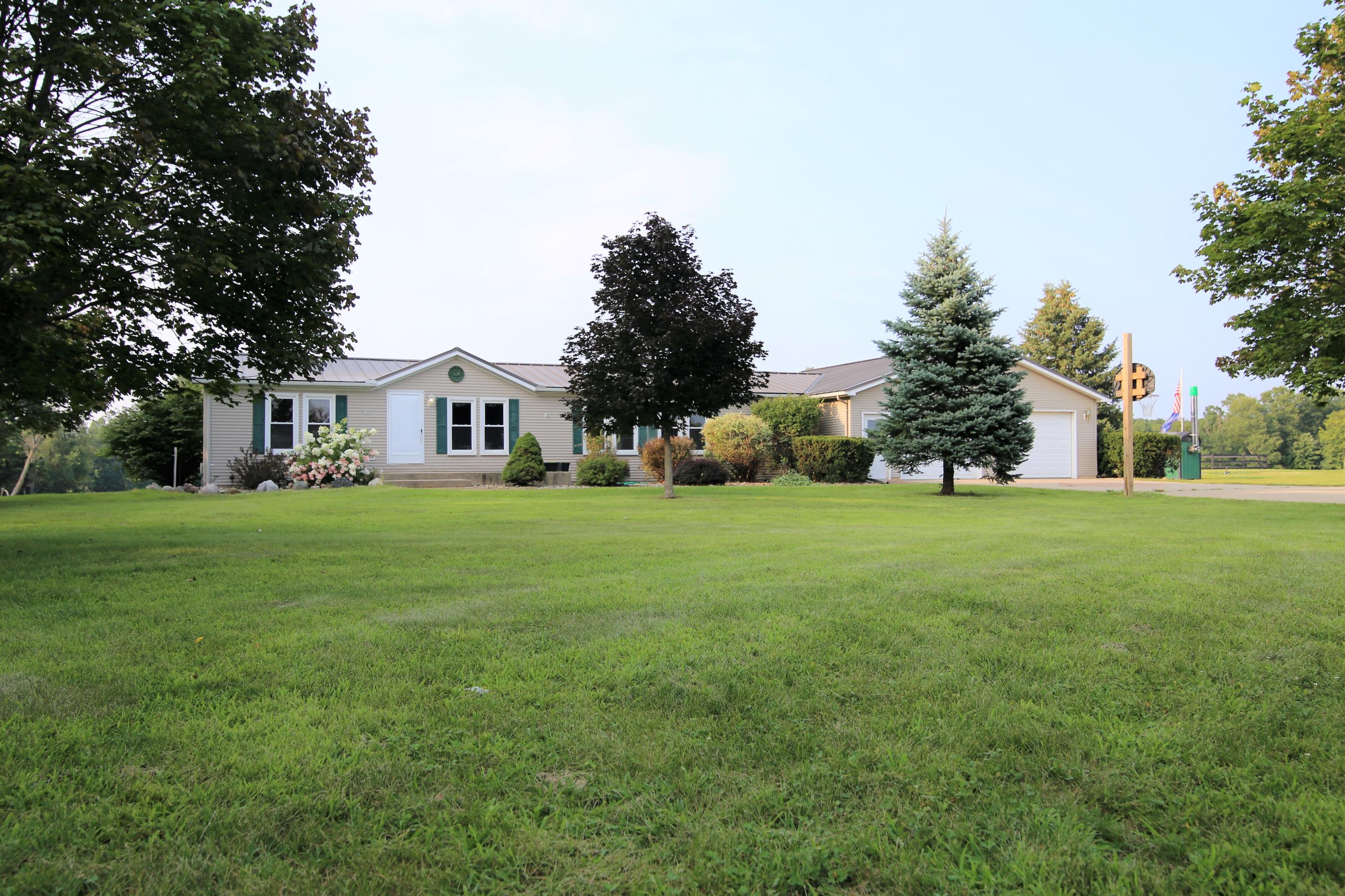 13060 Mohney Lake Road Three Rivers, MI 49093 - Photo 2 of 51 IMG_6859