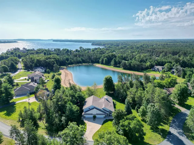 $743,999 | W5281 North Osprey Drive, New Lisbon, WI 53950