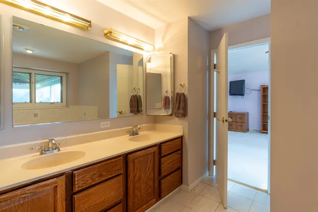 $743,999 | W5281 North Osprey Drive, New Lisbon, WI 53950