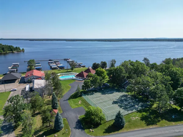 $699,999 | W5281 North Osprey Drive, New Lisbon, WI 53950