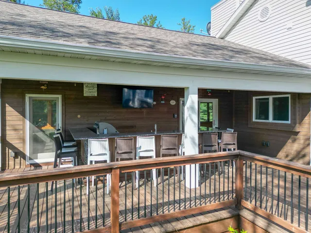 $743,999 | W5281 North Osprey Drive, New Lisbon, WI 53950