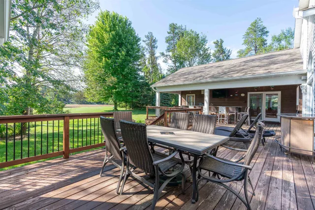 $743,999 | W5281 North Osprey Drive, New Lisbon, WI 53950