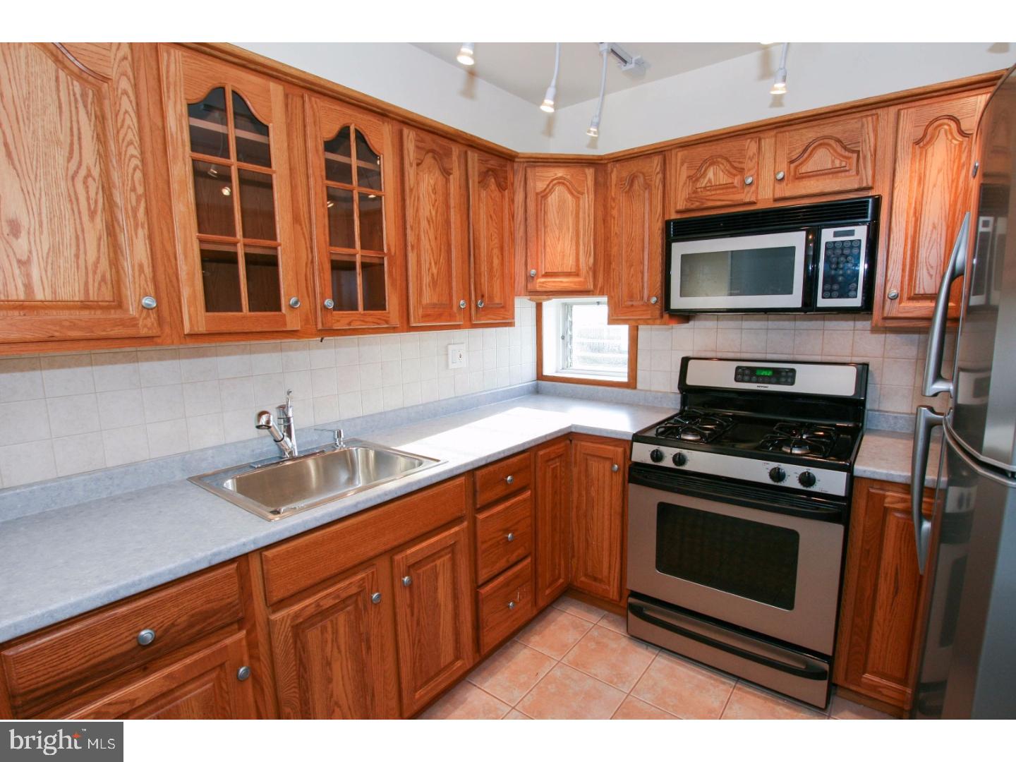 10801 Heflin Road Philadelphia, PA 19154 - Photo 3 of 13 Gallery Image 3