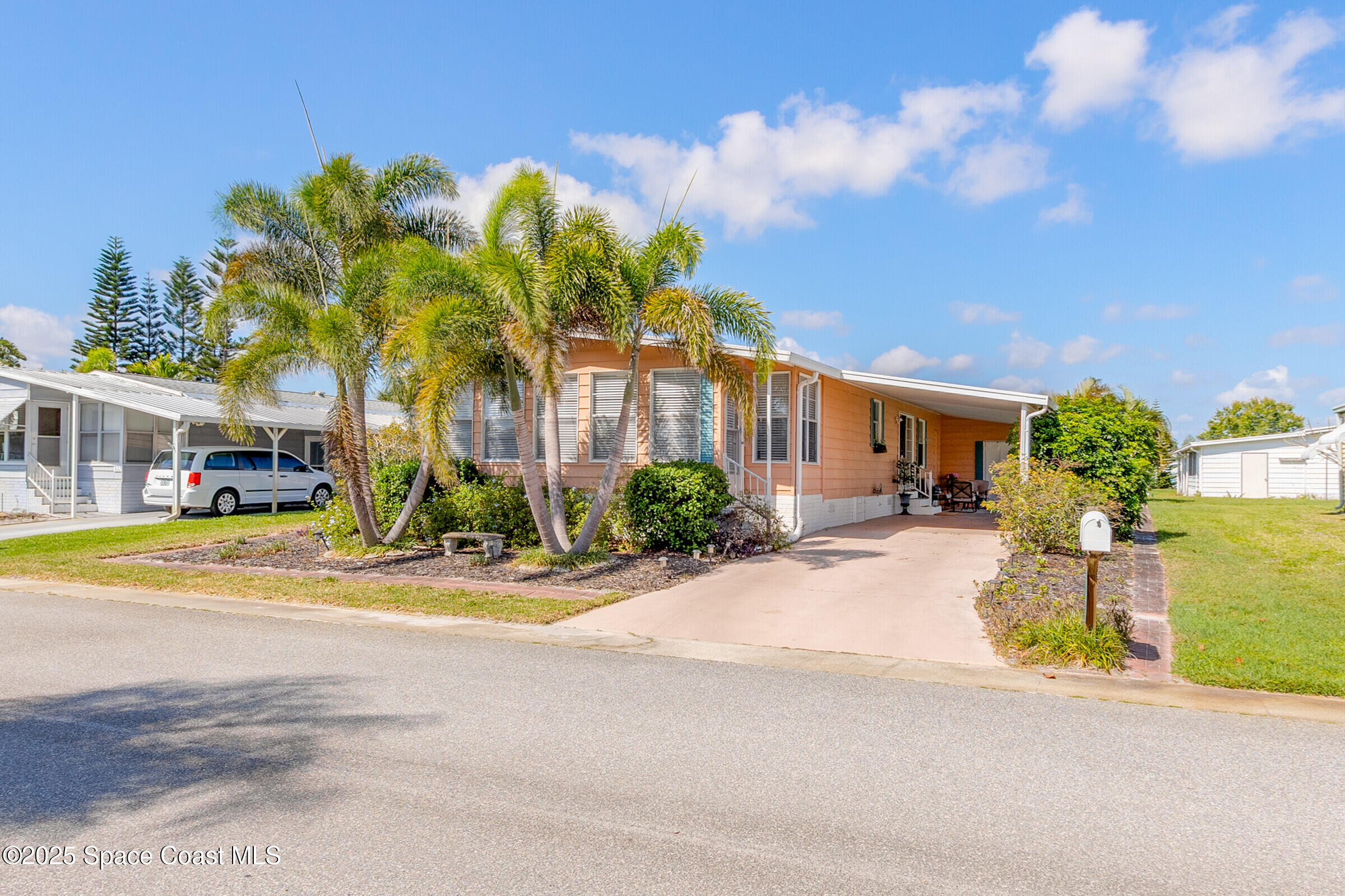 520 Ruth Circle Melbourne, FL 32904 - Photo 1 of 25 520 Ruth front
