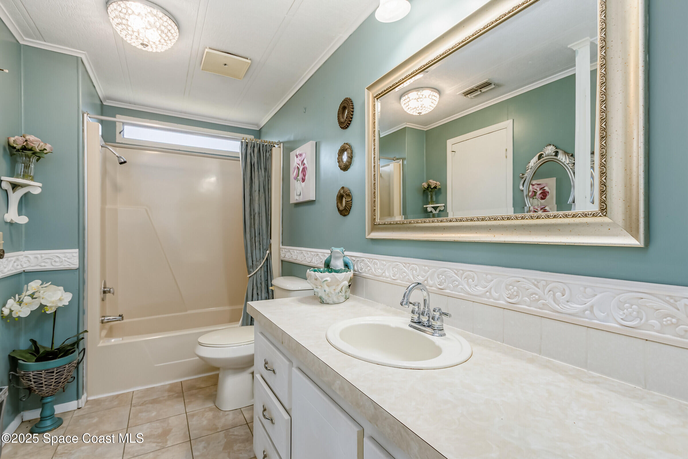 520 Ruth Circle Melbourne, FL 32904 - Photo 15 of 25 520 Ruth guest bath