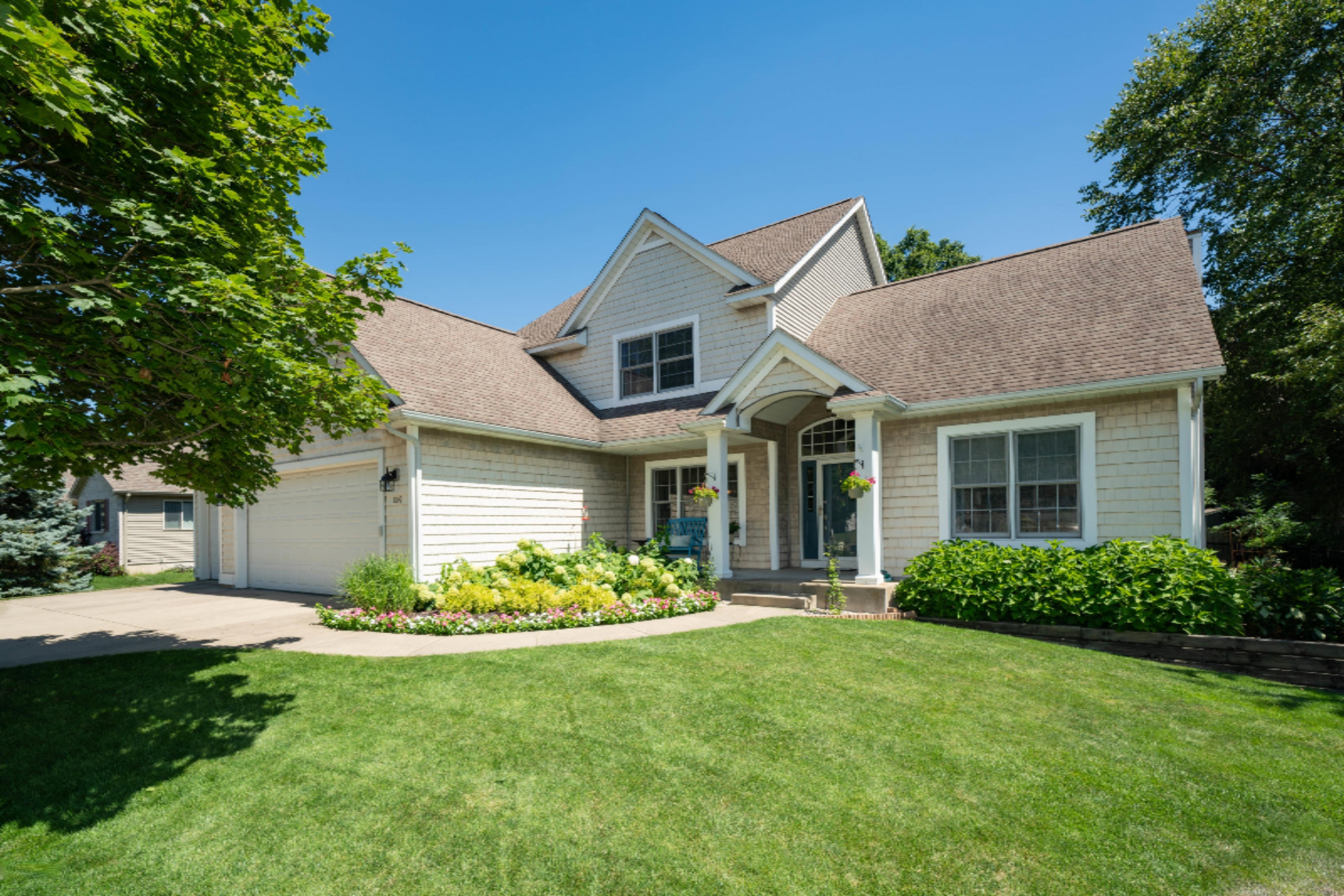 1102 Stafford Road Kalamazoo, MI 49006 - Photo 1 of 34 1102_Stafford_Rd_01