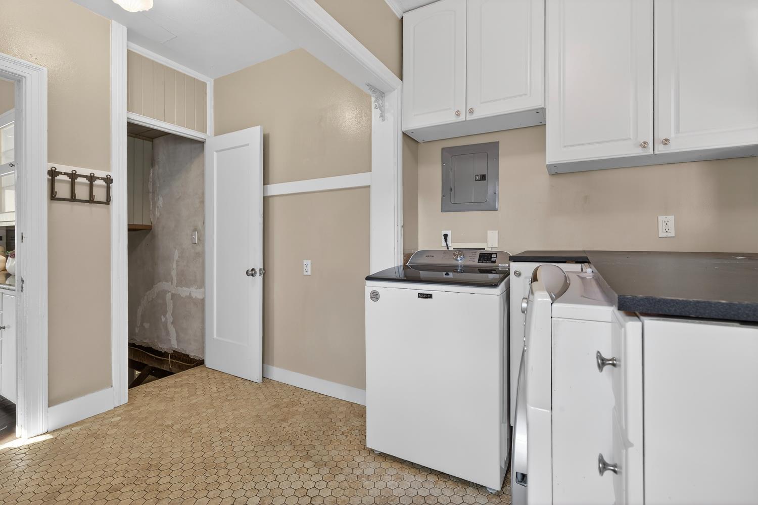 2644 Crafton Way Stockton, CA 95204 - Photo 36 of 50 Laundry and basement access door.