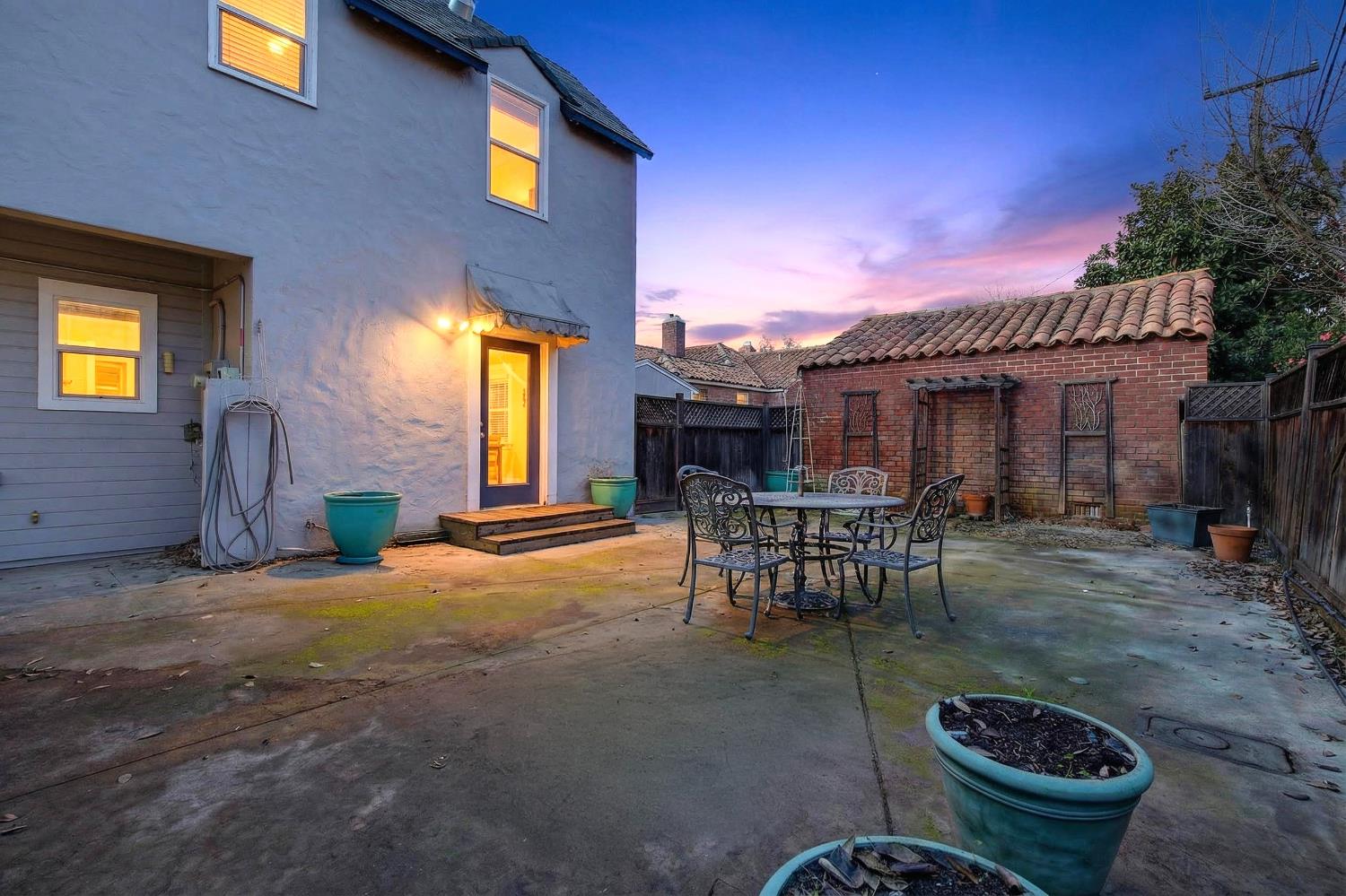 2644 Crafton Way Stockton, CA 95204 - Photo 38 of 50 a view of a backyard with a patio and outdoor seating