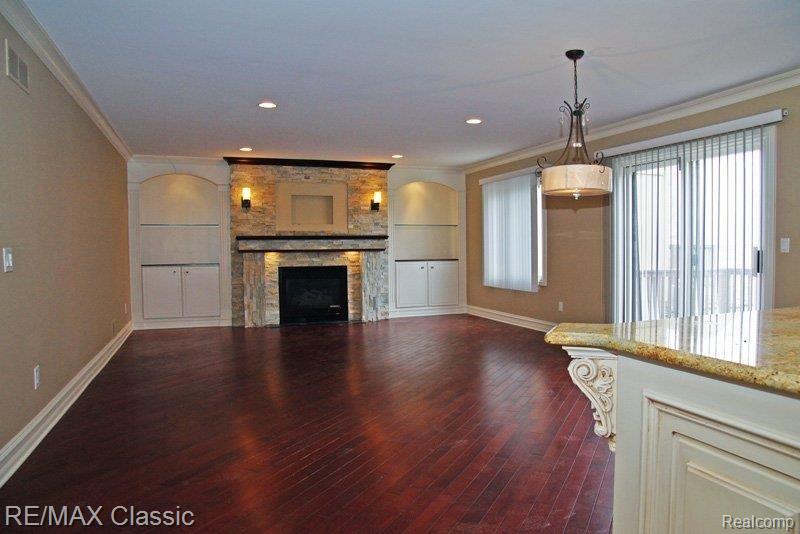 2196 Rochelle Park Drive Rochester, MI 48309 - Photo 5 of 24 Great Room!!