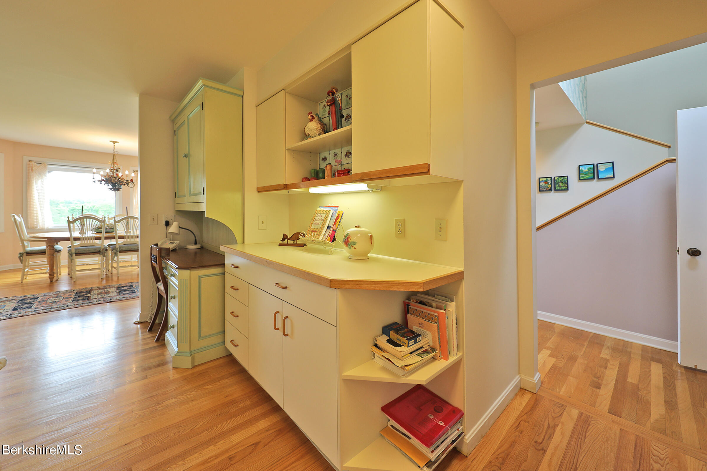 19 Hawthorne Road, Unit HV 17 Stockbridge, MA 01262 - Photo 19 of 53 KITCHEN TO ENTRY