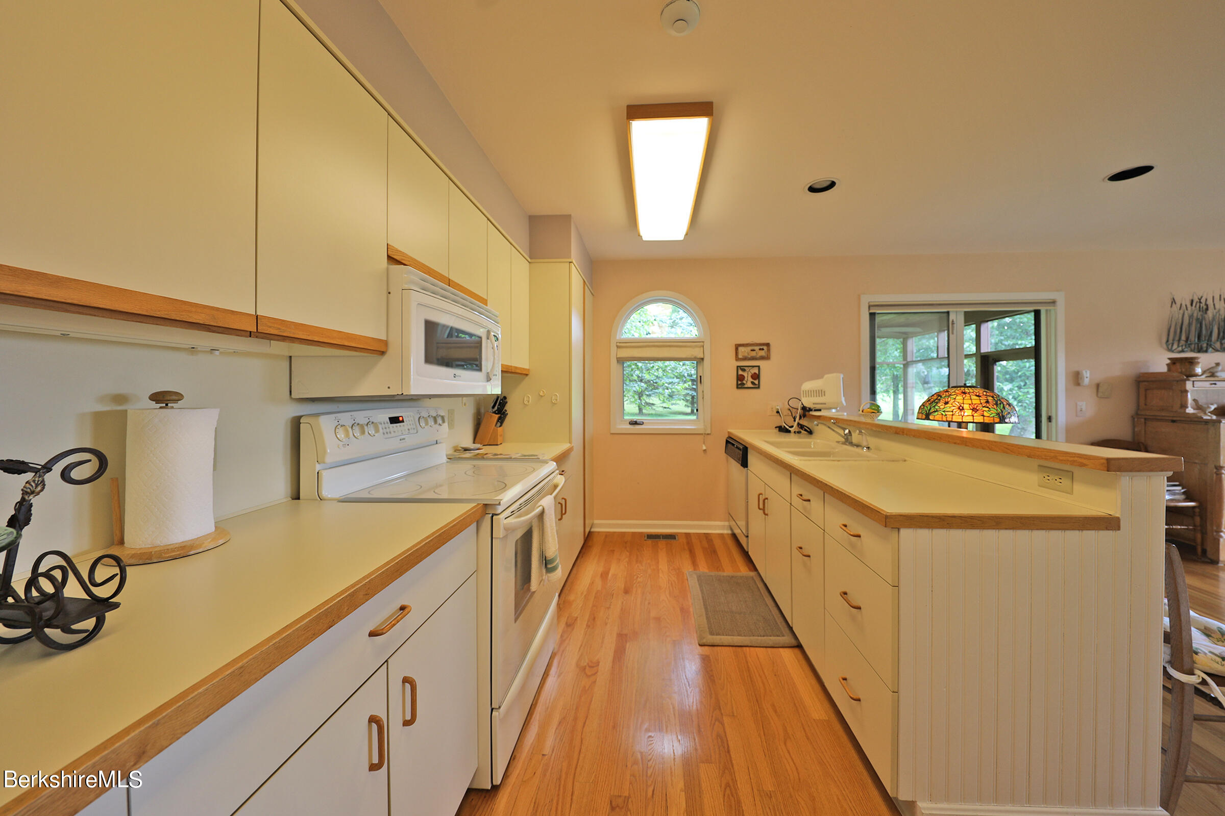 19 Hawthorne Road, Unit HV 17 Stockbridge, MA 01262 - Photo 21 of 53 KITCHEN